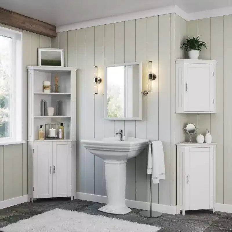 Meuble de Rangement d'Angle Mural de Salle de Bain RiverRidge Somerset avec Portes et Étagère Réglable - Blanc