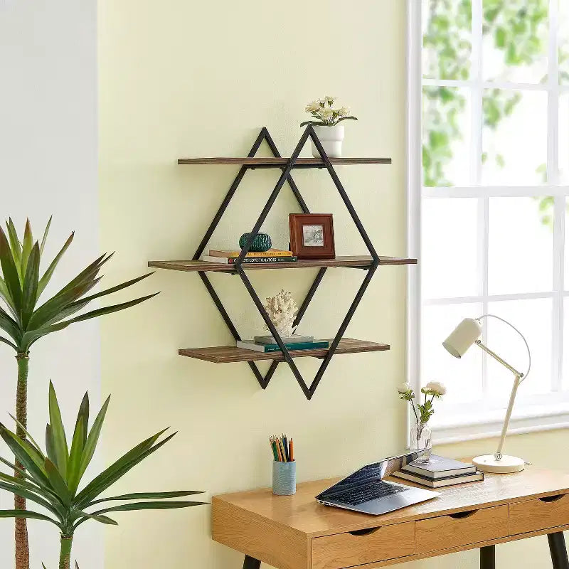 Danya B. Étagère murale triple diamant croisé Antigua noir/rustique : Cadre en fer laminé, supports de fixation inclus