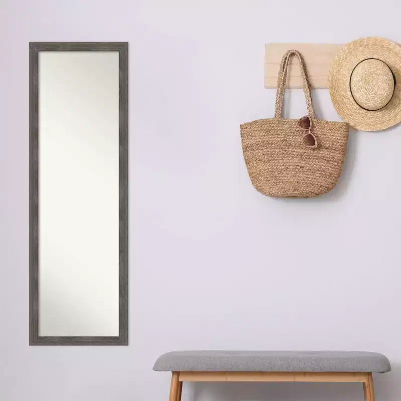 Miroir pleine longueur à rayures, encadré de bois, 17"x51", à suspendre à la porte, gris plomb - Amanti Art : Fixation murale, aucun assemblage requis