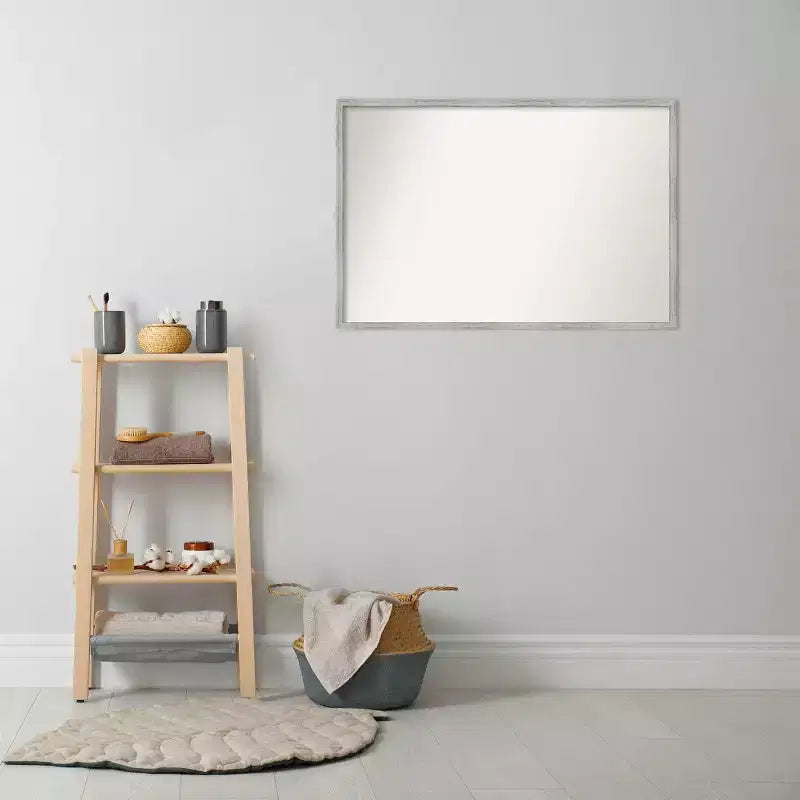 Miroir mural de salle de bain étroit en bois blanc Shiplap sans biseau 37 po x 25 po - Amanti Art : Rectangle moderne, Quincaillerie de montage incluse
