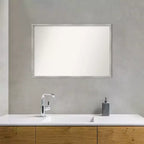 Miroir mural de salle de bain étroit en bois blanc Shiplap sans biseau 37 po x 25 po - Amanti Art : Rectangle moderne, Quincaillerie de montage incluse
