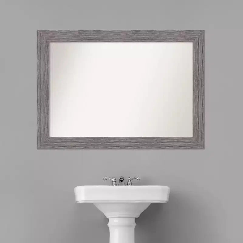 Miroir mural gris Amanti Art 42"x30" avec cadre à fines rayures et sans biseau : Rectangle moderne, matériel de fixation inclus