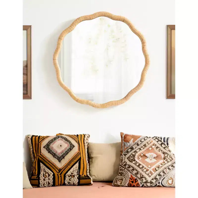 Kate & Laurel All Things Decor Miroir mural encadré Rahfy Scallop 66 cm x 66 cm naturel : style bohème, aucun assemblage requis