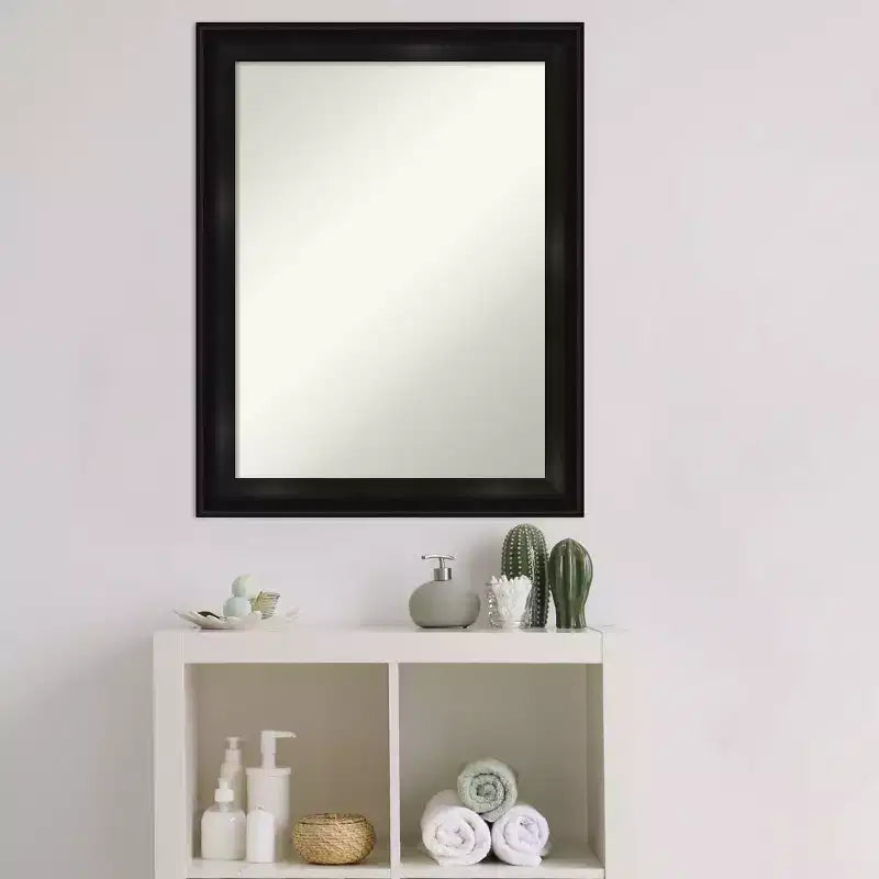 Miroir mural de salle de bain noir Amanti Art, collection moderne rectangulaire, 22" x 28", cadre en polystyrène, à monter au mur, non biseauté