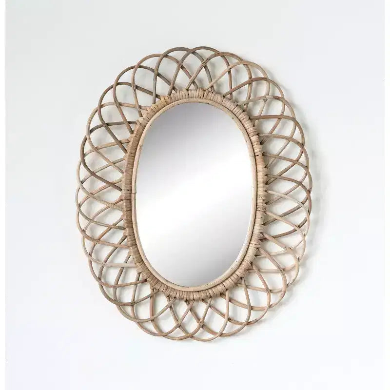 Miroir mural ovale en bambou tressé marron - Storied Home