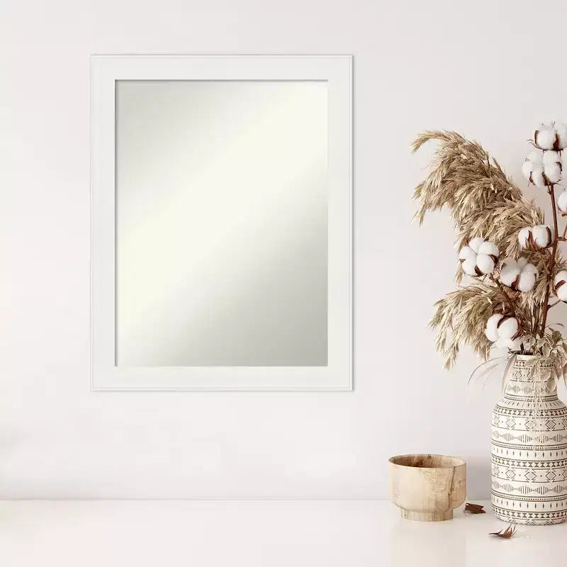 Miroir mural étroit sans biseau de 22 po x 28 po pour coiffeuse, blanc - Amanti Art