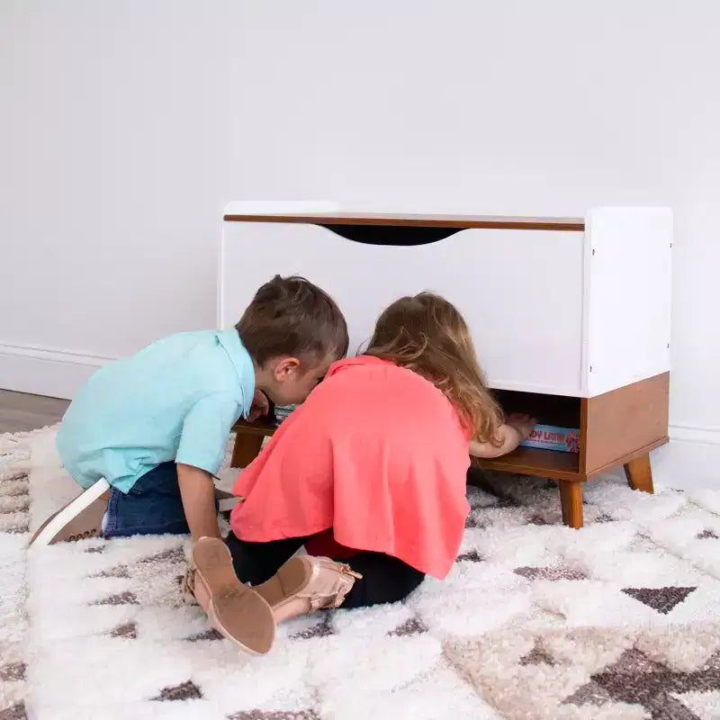 Humble Crew Morgan Coffre à jouets mi-siècle pour enfants avec couvercle à fermeture douce et étagère de rangement, bois/blanc