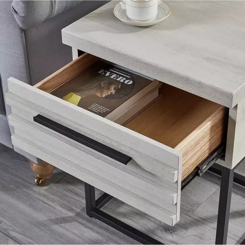 Ensemble de chambre 3 pièces Findlay, lit rembourré 3D en peluche avec 2 tables de chevet