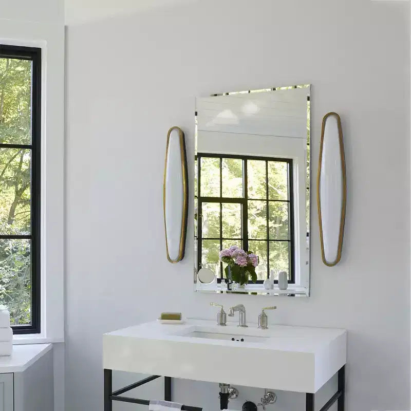 Armoire à pharmacie Basicwise à porte simple en plastique avec miroir, montage en surface ou encastré, armoire de toilette avec 2 étagères réglables en plastique, blanc