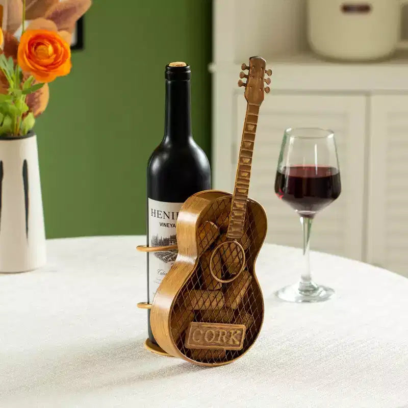 Vintiquewise Support à Bouteille de Vin et à Bouchons en Forme de Guitare en Métal Décoratif – Une Pièce de Décoration Intérieure Unique et un Accessoire de Comptoir