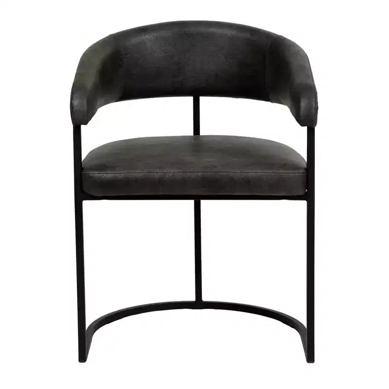 Lot de 4 chaises de salle à manger avec accoudoirs LeisureMod Aero Modern Curve Back, revêtement en cuir, assise confortable avec support rembourré pour salles à manger et cuisines