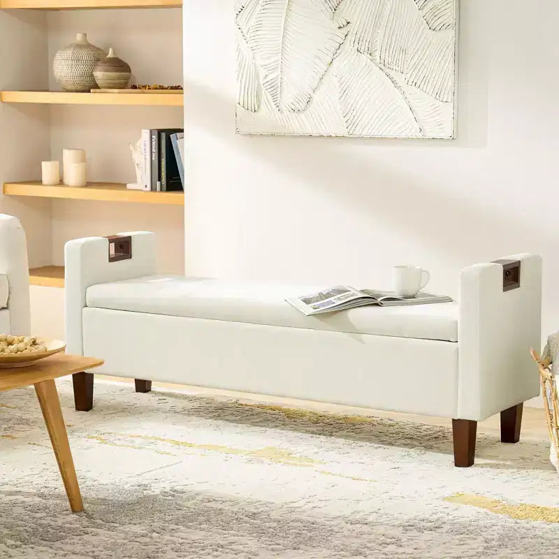 Banc de rangement Daniel avec pieds en bois massif et poignées creuses|ART OF LIVING DESIGNS
