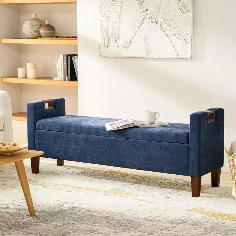 Banc de rangement Daniel avec pieds en bois massif et poignées creuses|ART OF LIVING DESIGNS