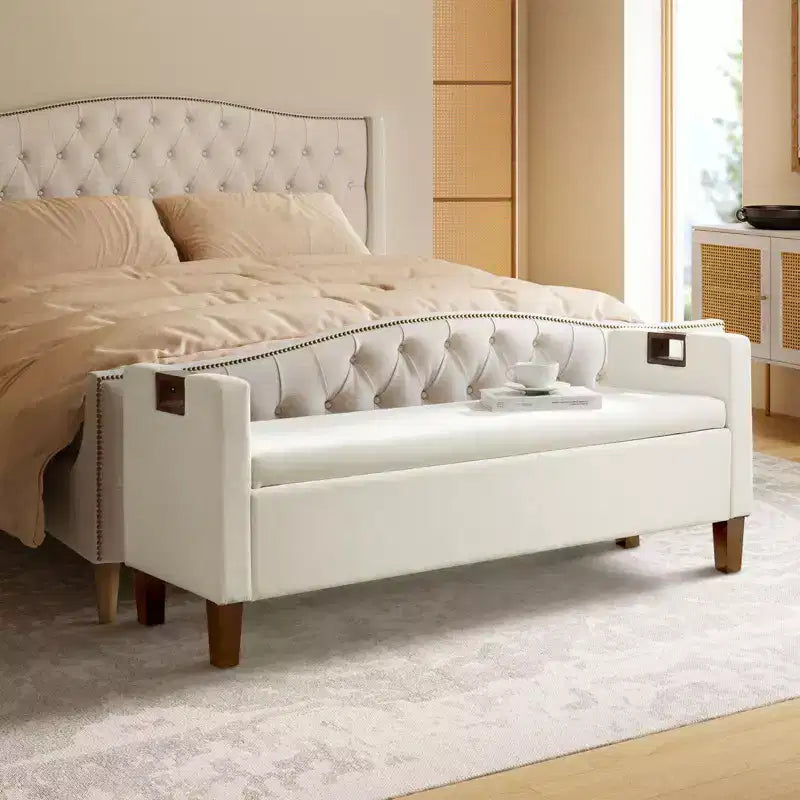 Banc de rangement Daniel avec pieds en bois massif et poignées creuses|ART OF LIVING DESIGNS