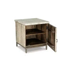 Meuble d'appoint décontracté Laddford de Signature Design by Ashley, finition blanchie