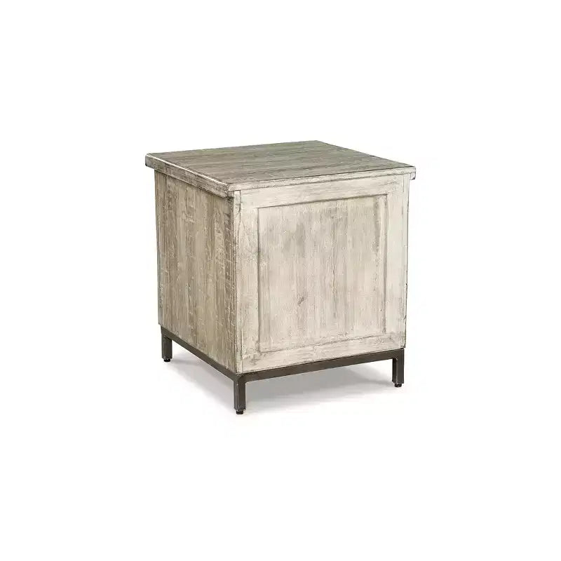Meuble d'appoint décontracté Laddford de Signature Design by Ashley, finition blanchie
