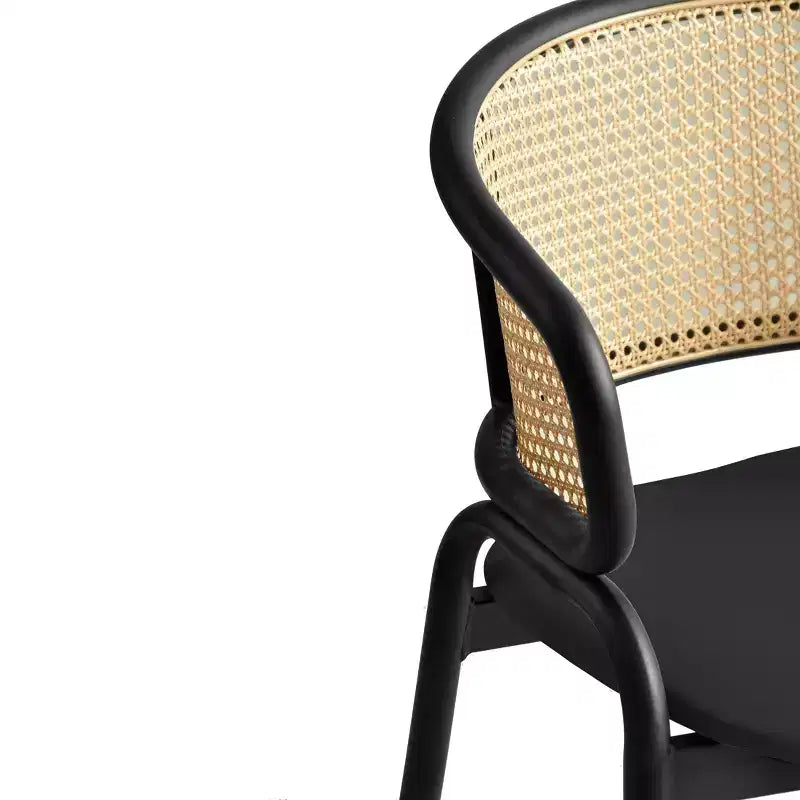 Chaise de salle à manger LeisureMod Ervilla en osier avec assise en cuir et cadre en acier noir, assise confortable pour salles à manger et cuisines