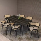 Chaise de salle à manger LeisureMod Ervilla en osier avec assise en cuir et cadre en acier noir, assise confortable pour salles à manger et cuisines