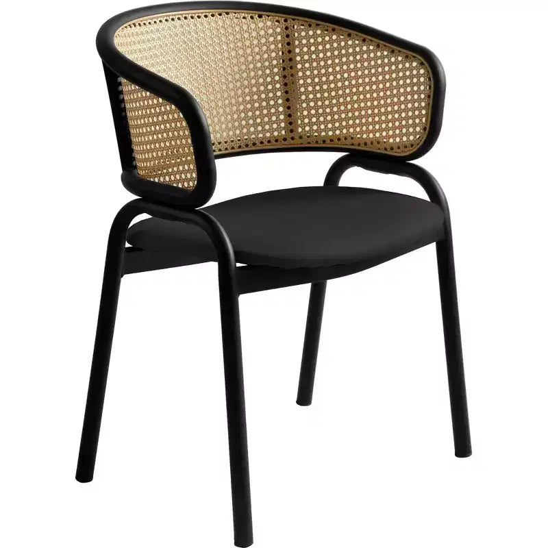 Chaise de salle à manger LeisureMod Ervilla en osier avec assise en cuir et cadre en acier noir, assise confortable pour salles à manger et cuisines