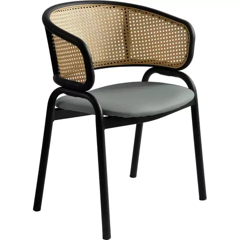 Chaise de salle à manger LeisureMod Ervilla en osier avec assise en cuir et cadre en acier noir, assise confortable pour salles à manger et cuisines