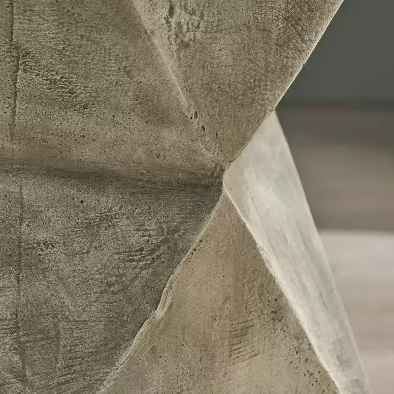 Table d'appoint peinte à la main en béton léger Waylon de Christopher Knight Home