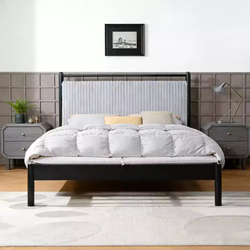 Cadre de lit plateforme moderne en bois d'hévéa Mircea Christopher Knight Home avec tête de lit moelleuse gris clair