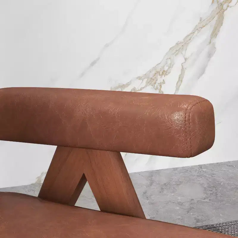 Chaise en bois rembourrée GDFStudio Merry avec accoudoirs