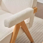 Chaise en bois rembourrée GDFStudio Merry avec accoudoirs