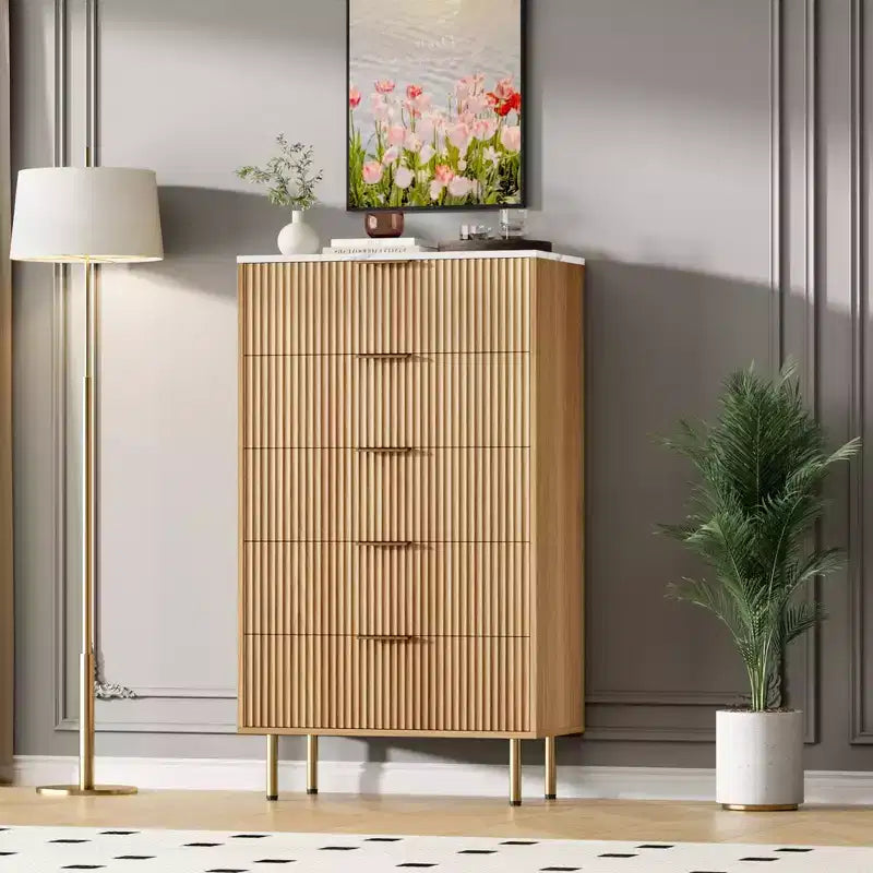 Commode en bois cannelé Garvee, 5 tiroirs pour chambre, commode haute blanche moderne avec poignée dorée, organisateur de tiroirs en bois pour salon, couloir