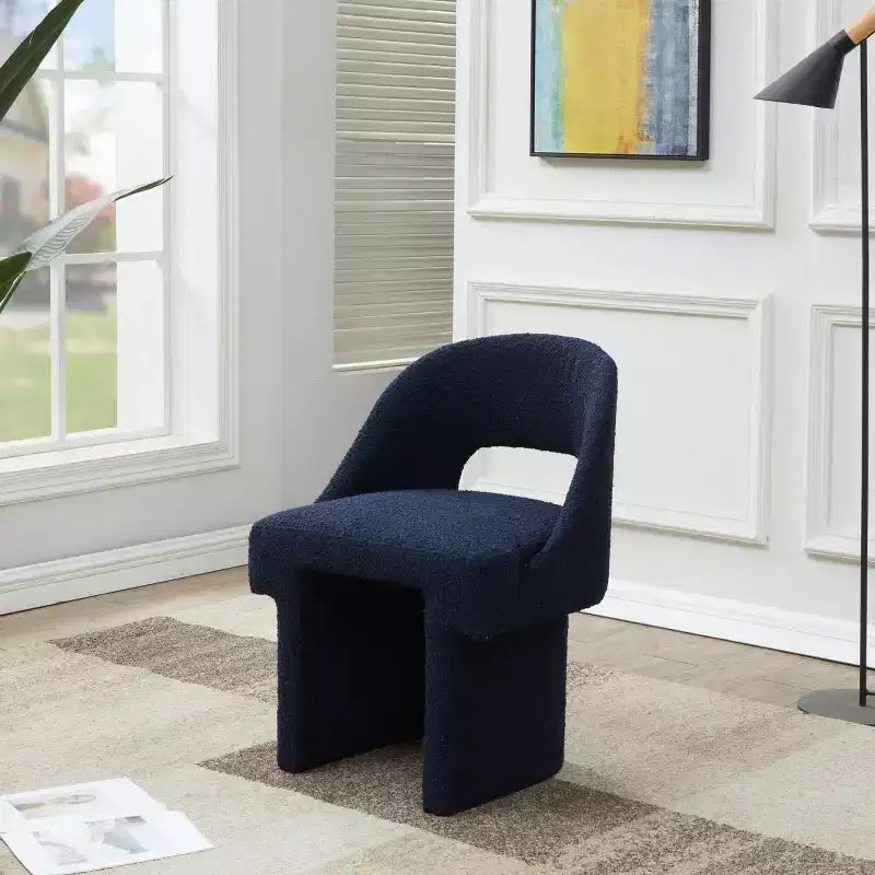 Fauteuil d'appoint moderne LeisureMod Quell avec boucle latérale – Siège élégant et confortable, dossier incurvé, parfait pour le salon, la chambre ou le boudoir