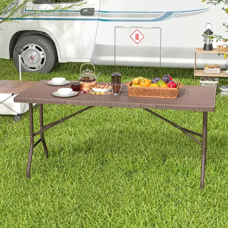 Costway Table de Pique-Nique Pliante 152 cm, Table à Manger d'Extérieur avec Plateau en PEHD Effet Rotin Marron/Noir