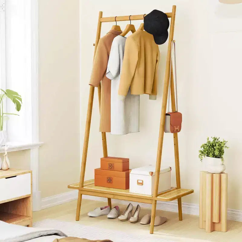 Portant à vêtements en bambou Costway avec tringle, étagère en rotin et 5 crochets en cuivre – café/naturel