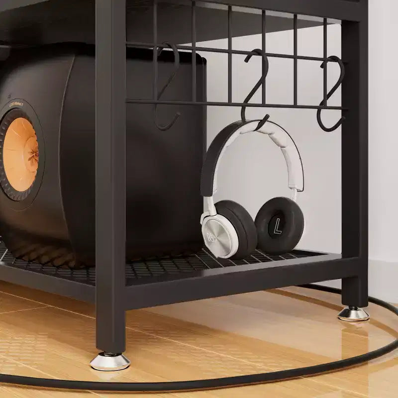 Meuble TV VECELO avec support et prise de courant, Console avec centre de divertissement réglable en hauteur et étagères de rangement pour TV de 70 po, Noir/Marron