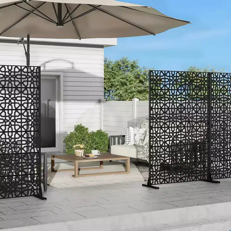 Jardinière en métal marron Dovelina 72 H47W avec treillis pour écran d'intimité pour terrasse de café, jardin et balcons