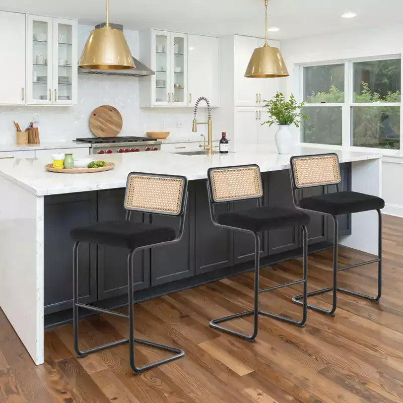 Bekrvio 30 Tabourets de bar pivotants lot de 2/3/4 avec dossier en rotin, revêtement en velours et cadre en métal noir, tabouret de cuisine moderne du milieu du siècle pour îlot de cuisine et bar