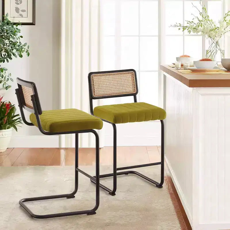 Bekrvio 30 Tabourets de bar pivotants lot de 2/3/4 avec dossier en rotin, revêtement en velours et cadre en métal noir, tabouret de cuisine moderne du milieu du siècle pour îlot de cuisine et bar