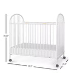 Lit de bébé pliant portable compact Child Craft Sweet Dreamer avec arche, 3 matelas de lit de bébé et 2 roulettes verrouillables, construction durable, facile à nettoyer (blanc)