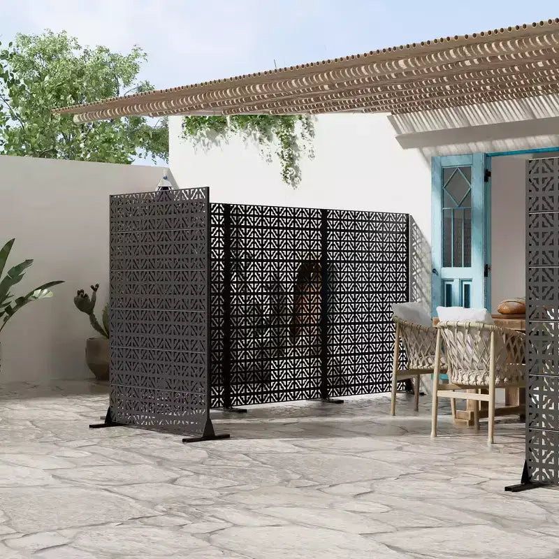 72 H47W Jardinière noire en métal Dovelina avec treillis brise-vue pour patio de café, jardin et balcons