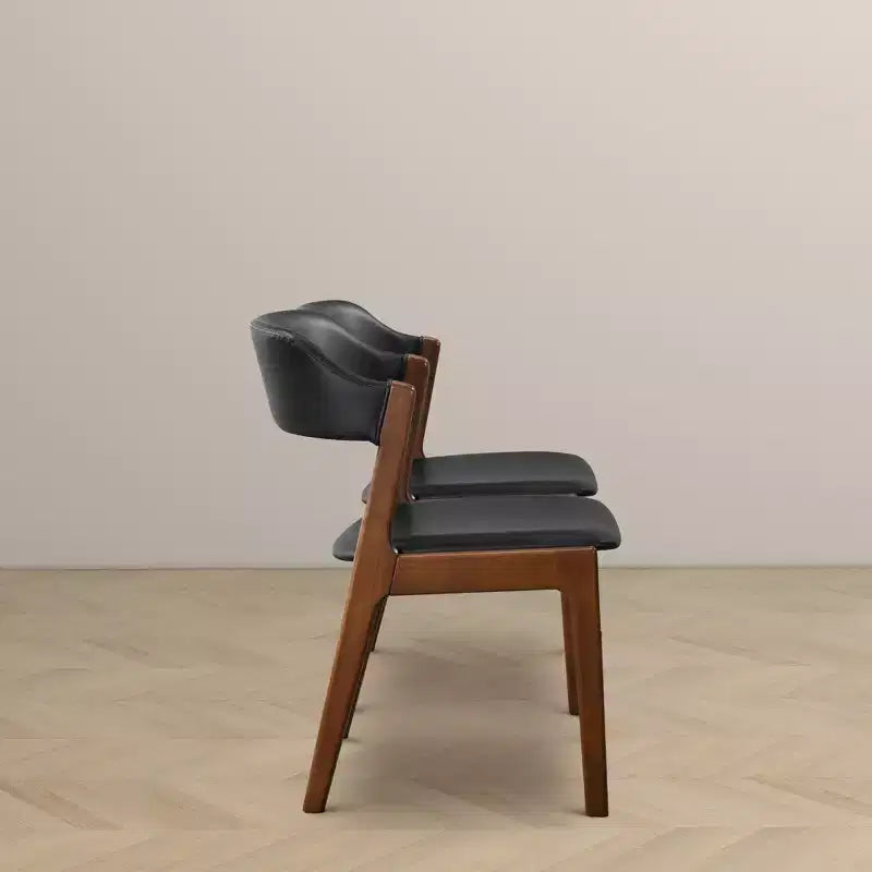 Chaises de salle à manger GDFStudio Edmund en bois massif et similicuir (lot de 2) de style moderne du milieu du siècle