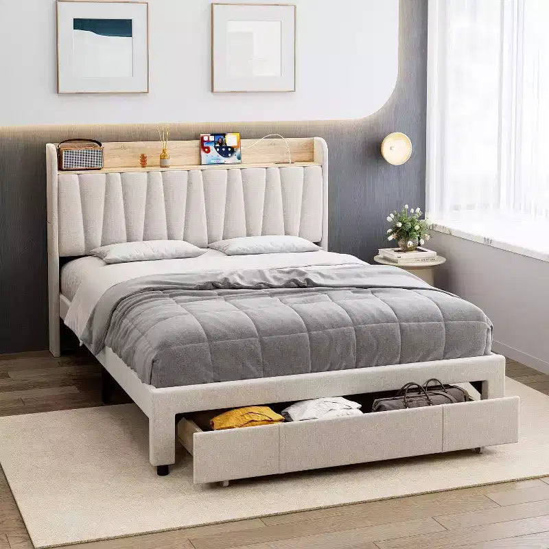 Cadre de lit King Size avec tête de lit de rangement, station de charge, plateforme rembourrée avec tiroirs, lattes en bois robustes, sans sommier tapissier, gris clair