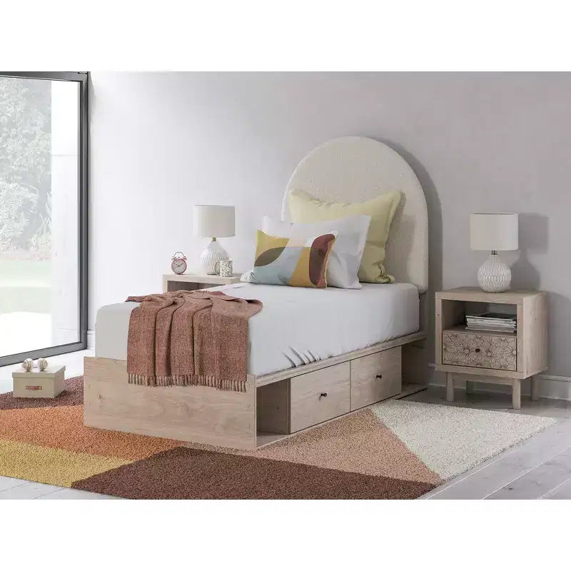 Table de Chevet Birkmore de Signature Design by Ashley avec Un Tiroir et Port de Charge USB, Finition Chêne Clair, Tiroir à Accents Floraux, Beige
