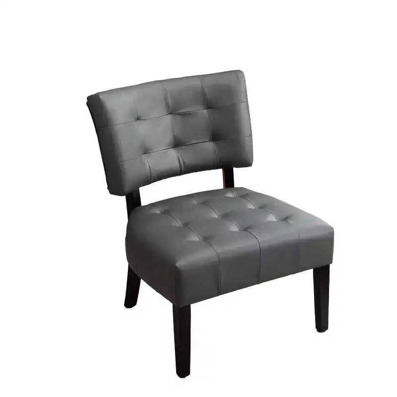Fauteuil d'appoint moderne Okak avec revêtement touffeté confortable, coussins profonds, fauteuil en cuir mélangé avec assise surdimensionnée et pieds en bois massif.