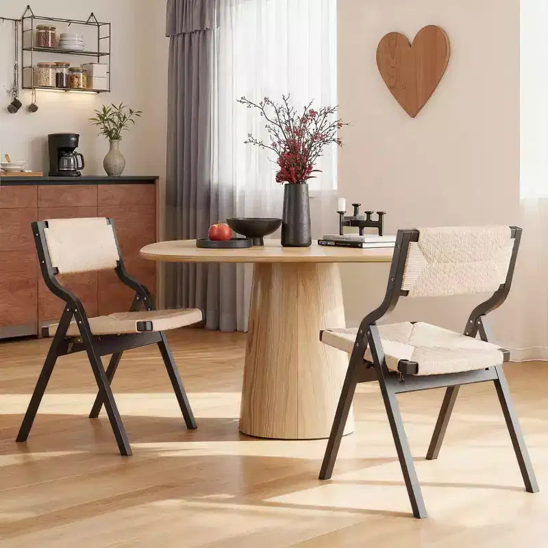 MAYEERTY Lot de 2 chaises de salle à manger pliantes et empilables en bois, assise et dossier tissés, noir - naturel