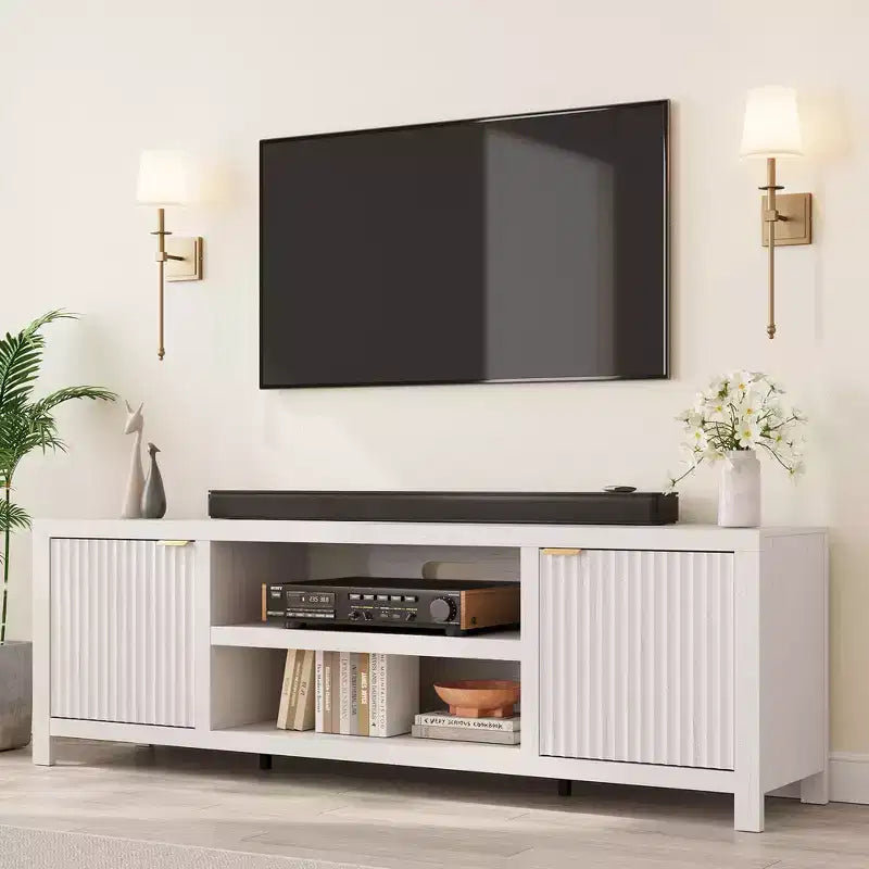 Meuble TV Garvee cannelé pour 80 pouces, meuble de divertissement moderne avec rangement, meuble média en bois avec porte cannelée pour salon
