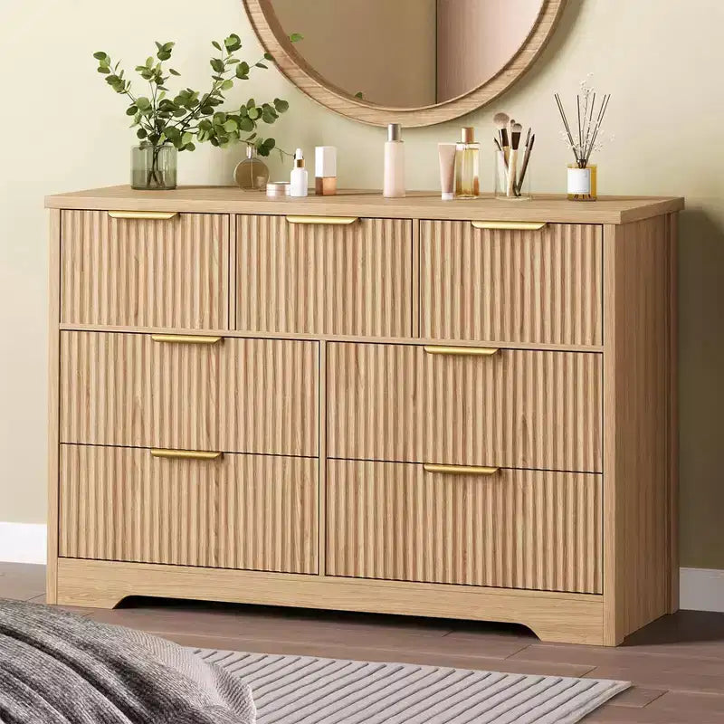 Commode cannelée moderne Zstar pour chambre à coucher, meuble de rangement à 7 tiroirs avec poignée en métal