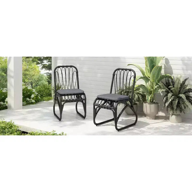 MAYEERTY Lot de 2 chaises de salle à manger d'extérieur en rotin PE avec coussin lavable en rotin gris pour patio et jardin
