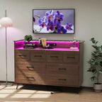 Meuble TV commode, commode de chambre avec lumière LED et station de recharge Centre de divertissement avec rangement 8 tiroirs Commodes en bois avec espace ouvert