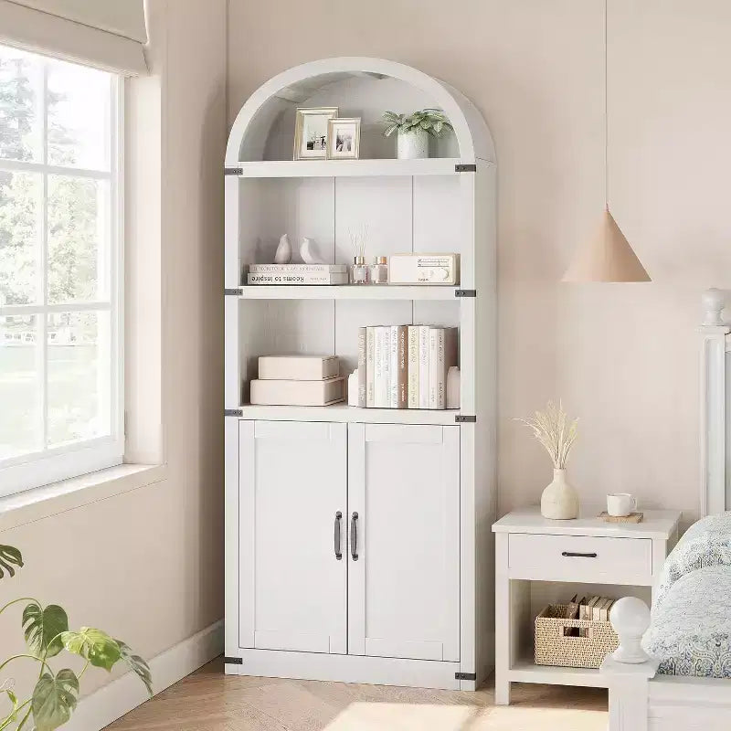 Acekool Bibliothèque à 5 étagères cintrées, étagère de présentation de style ferme en bois de 182 cm de haut, étagère de rangement avec accents métalliques pour salon, bureau, blanc