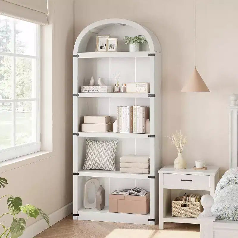 Acekool Bibliothèque à 5 étagères cintrées, étagère de présentation de style ferme en bois de 182 cm de haut, étagère de rangement avec accents métalliques pour salon, bureau, blanc