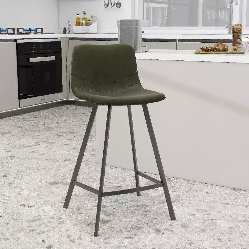 LeisureMod Elland Leather 35 Tabouret de comptoir rembourré Moderne avec pieds en acier inoxydable noir pour îlot de cuisine ou bar à domicile, lot de 2